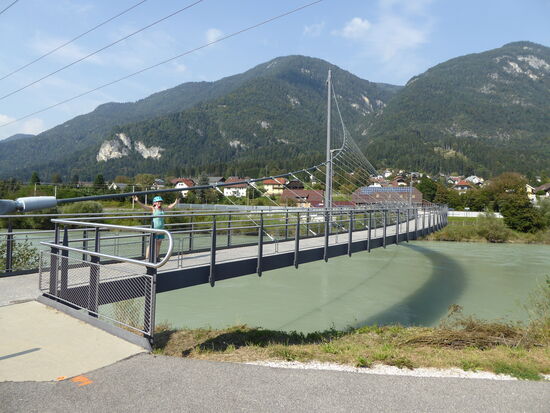 gebogene Geh- und Radbrücke bei Puch/Weissenstein - eine außergewöhnliche Konstruktion