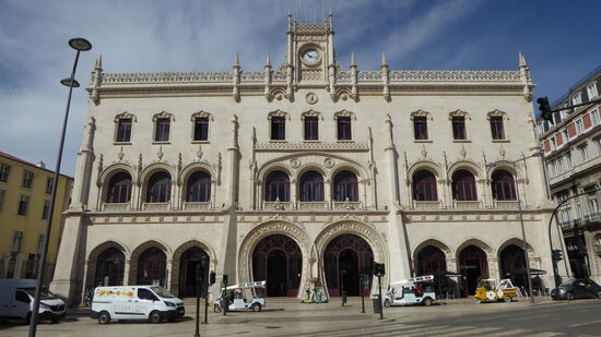 vom Bahnhof Rossio geht der Zug nach Sintra