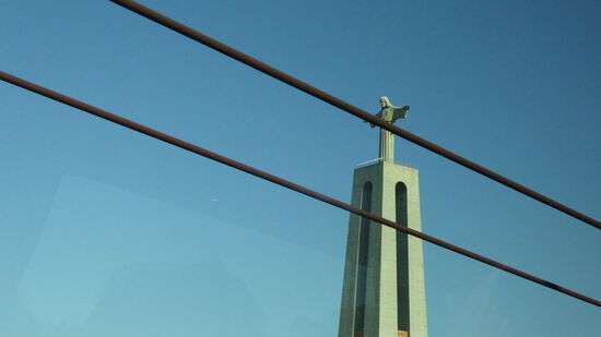 zurück in Lissabon begrüßte uns die Jesus-Statue ...