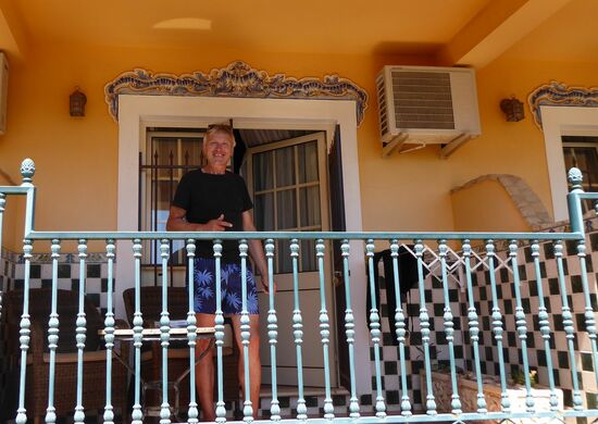 direkt davor ist die kleine, feine Pooloase