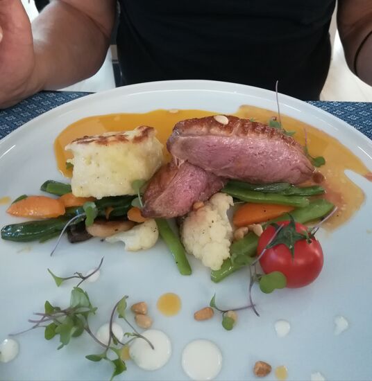 ... Fleisch natürlich für ihn ...