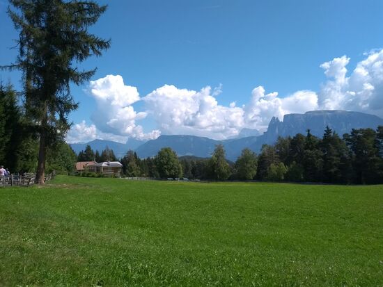 Blick vom Ritten zum Schlern mit der Santner Spitz