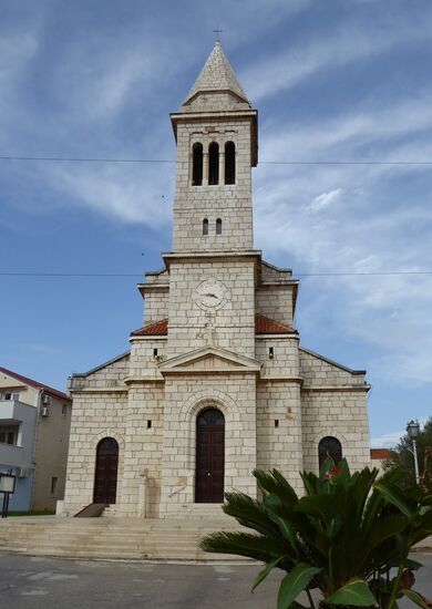 die Kirche von Pakostane