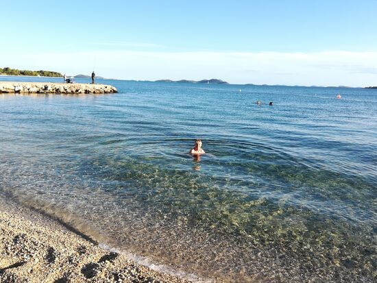 ein letztes Bad im Meer in Biograd