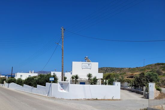 unsere Hotelanlage bestand aus mehreren  Häusern mit jeweils 3 oder 4 Zimmern