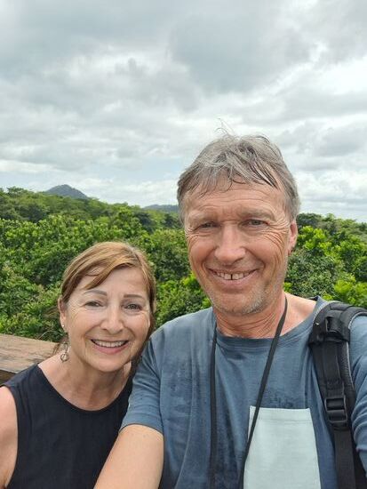 über den Baumkronen mitten im Regenwald (einige Stufen waren zu erklimmen)