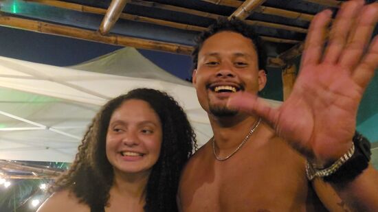 MIt Christl aus Panama City und Edwin aus Colon und ihrer Familie feierten wir am Strand den Osterausklang - mit Oma, Mama, Papa, Tante, Enkel, Urenkel, ... und Karoke und etwas Alkohol!