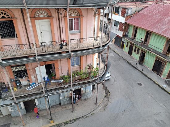 Wir wohnten noch in der Calle 12. Das war dann schon unser gegenüber.