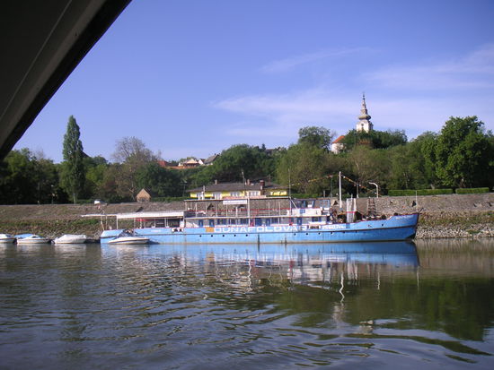 Wir legen an der "Admiral" im Strom an.