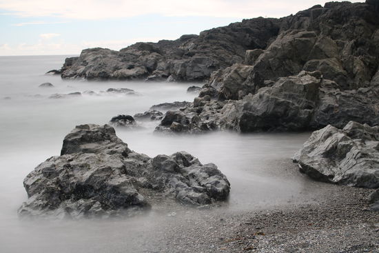 Langzeitbelichtung in einer kleinen Bucht am Ende des South Beach Trails