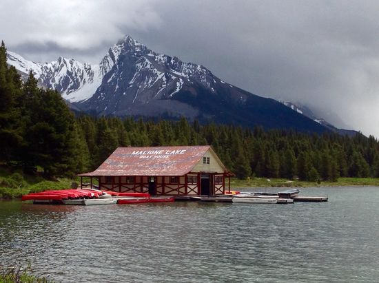 Maligne Lake Boathouse