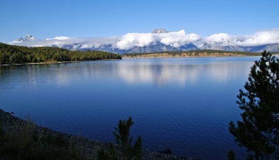 Blick auf den Grand Teton (li) und den Mt. Moran (Mitte)