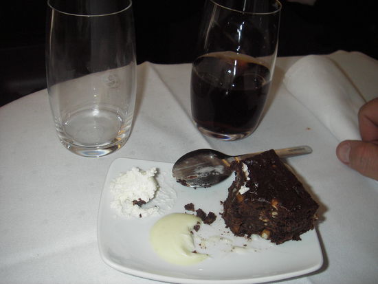 angefangener köstlicher Brownie (Kay war schneller als ich die Kamera zücken konnte!)