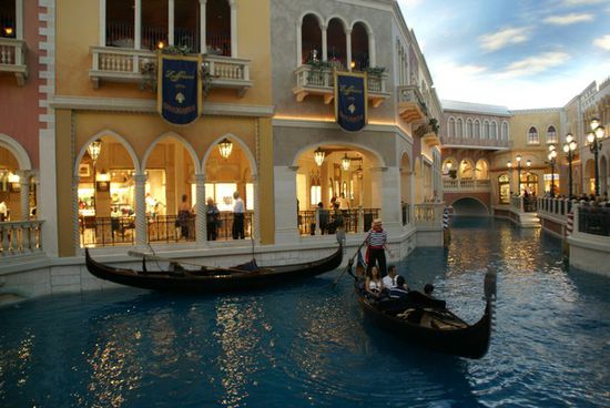 Im Venetian (künstlicher Himmel!)