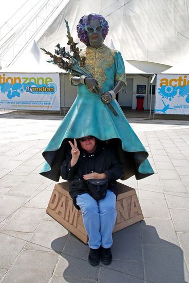 Dame Edna - Australiens Comedian Nr. 1