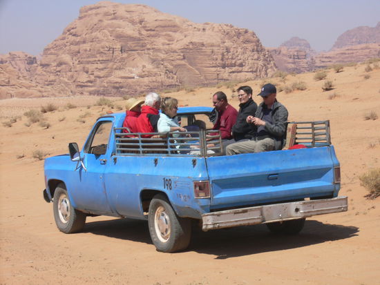 Im Jeep der Beduinen