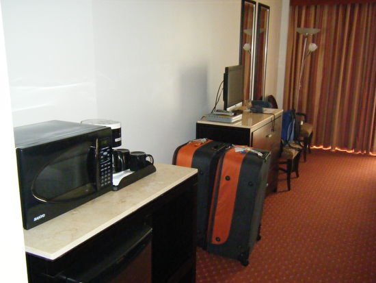 Alles da: Mikrowelle, Fernseher, Kaffeekocher, W-LAN, alles super.