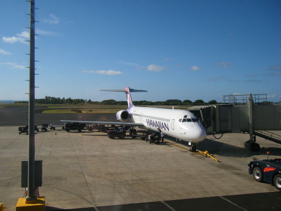 die kleine maschine, die uns in 25 minuten nach kauai brachte