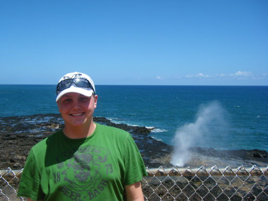 ich am blowing hole, ein gang im lavagestein, durch das das wasser schießt und sonderbare geräusche verursacht (video vorhanden).