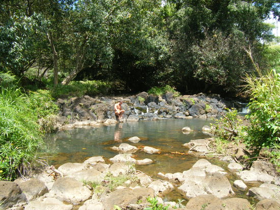 eine richtig schöne ruhige abgelegene insel ist kauai, wenn nicht gerade der simon im bild sitzen würde 