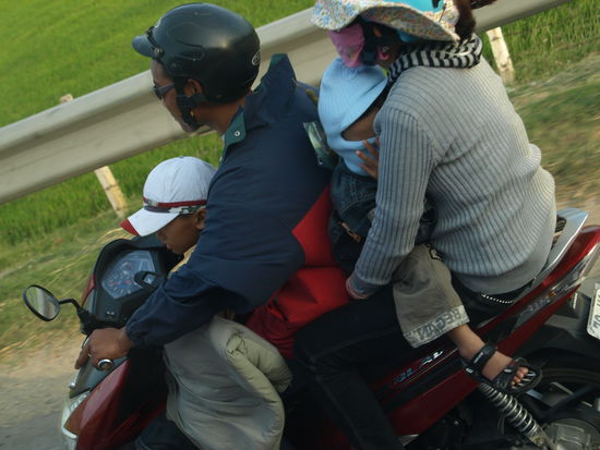 Wir durften im Bus sitzen, jeder auf seinem Platz