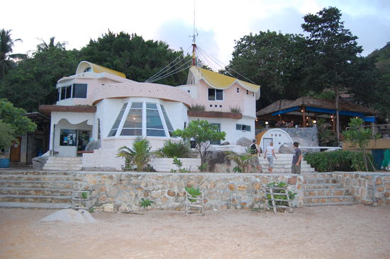 Das Black Tip Dive Center am Aow Tanote Beach.