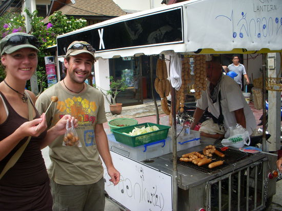 Wuerstchen aus der Tuete, welche mit Reis gefuellt waren .