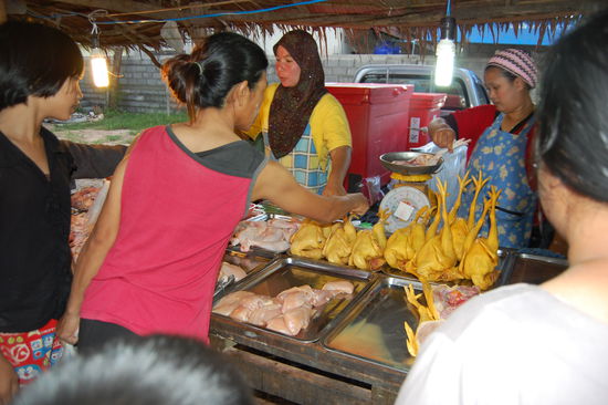 ...und fuer uns Europaer nicht ganz so appetitliche Sachen...