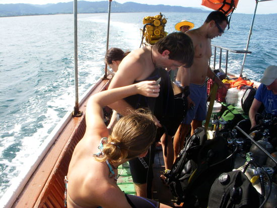 Auf dem Longtailboot.