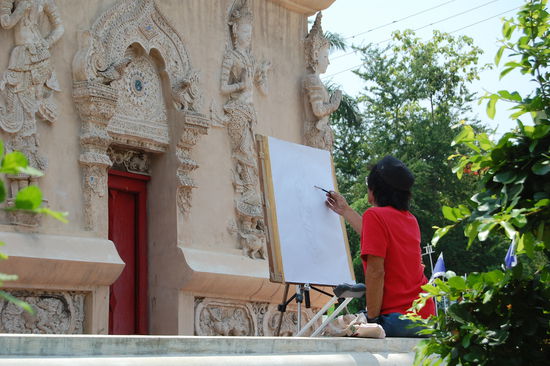 Ein Maler zeichnet das Ho Trai.