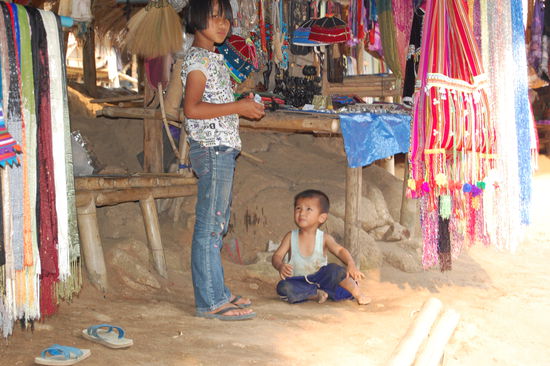 aber nicht alle tragen den Halsschmuck...