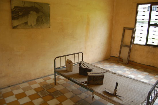 Folter- und Mordinstrumente in einem der ehemaligen Folterräume.