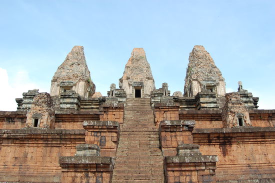 Der Staatstempel Pre Rup, wieder mit sehr steilen Stufen.