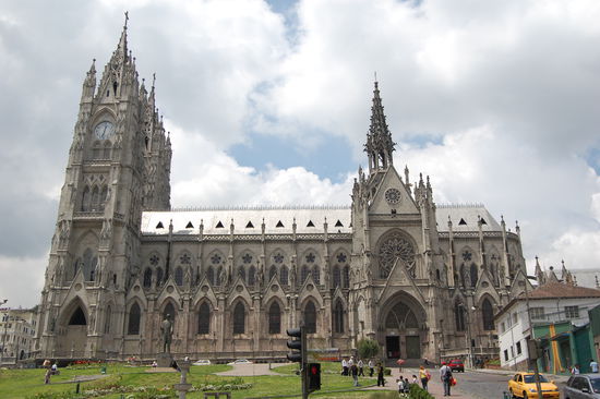 Die Basilica del Voto Nacional