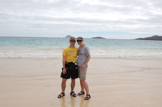 Wir an einem Traumstrand...