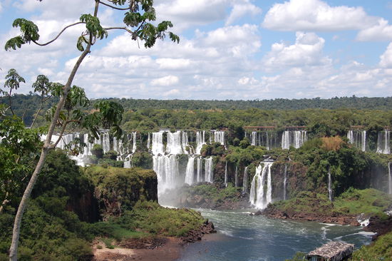 Der erste Blick auf die Wasserfaelle.