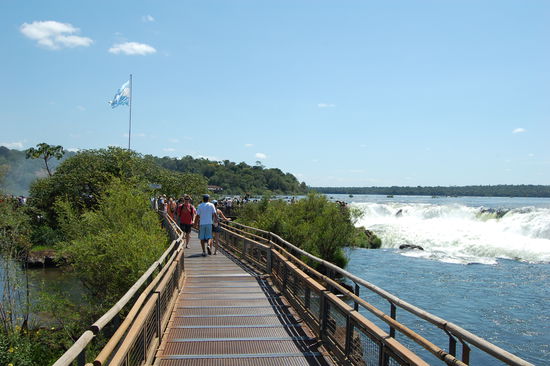 Auf dem Steg zum "Garganta del Diablo" auch Teufelsschlund genannt.