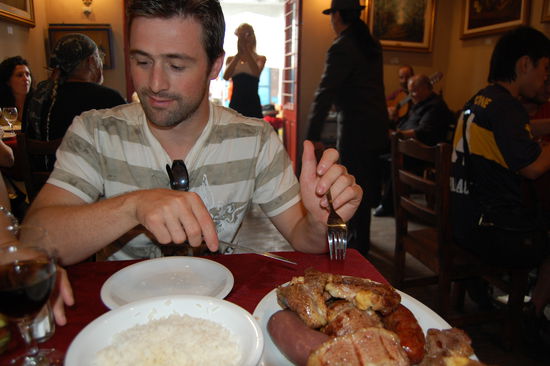 Wir muessen euch nicht sagen, was wir in Argentinien essen, oder 
Fleisch, Fleisch, Fleisch