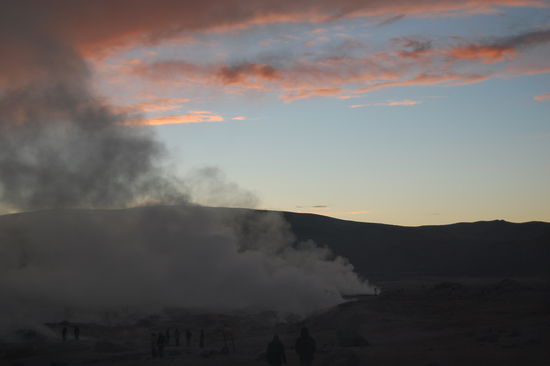 Langsam geht die Sonne auf.