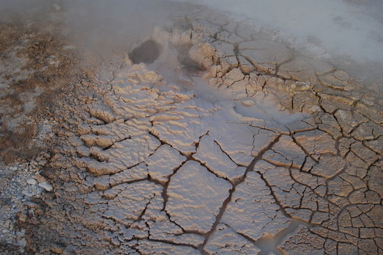 Leicht bruechiger Boden an manchen Stellen.