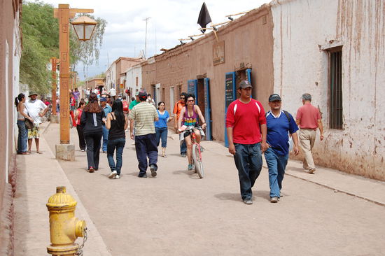 Die Hauptstrasse von San Pedro de Atacama.