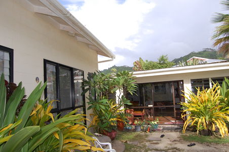 Unser Hostel "Vara's Beach House" am Muri Beach.