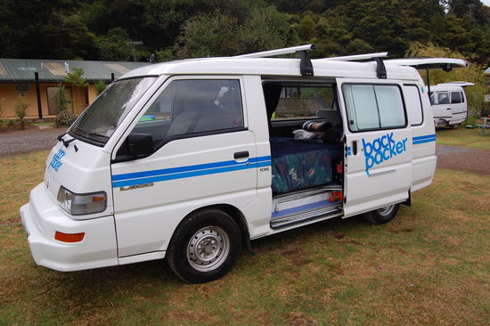 Das ist unser fahrbarer Untersatz, Schlafzimmer, Wohnzimmer und Kueche in einem.