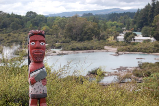 Blick auf einen der Seen im Village.