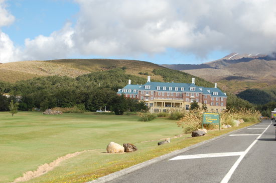 Das Chateau Tongariro, ein ziemlich nobles Hotel... also nix fuer unser Budget.