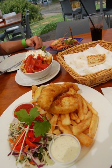 Unser Mittagessen in dem Restaurant der Garnelenfarm: Fish &amp; Chips...