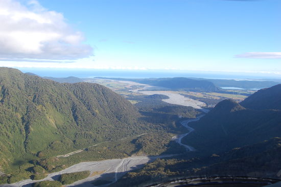 Das Gletschertal von oben. Der Gletscher reichte einst bis zum Meer hin!