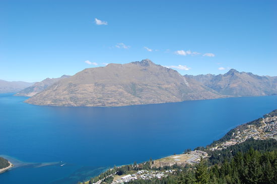 Blick vom Bob's Peak auf den Lake Wakatipu...