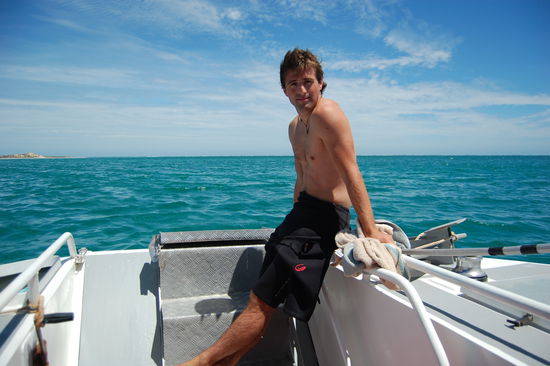 Stefan geniesst die Sonne.