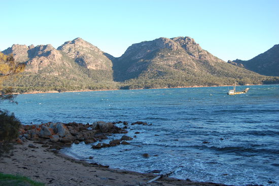 Blick über die Hazards, die Granithügel von Freycinet.